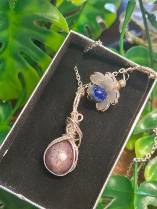 Pendentif Rubis - corindon violet saphir .