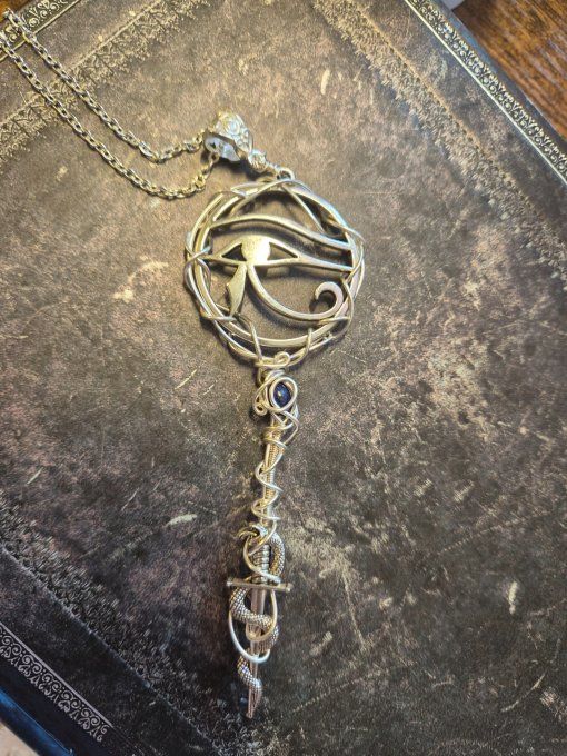 Pendentif Clé de Ra , lapis lazuli et Apophys .