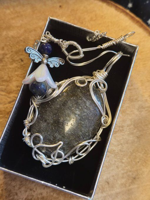 Pierre de Soleil Noire mica et hématite ✨