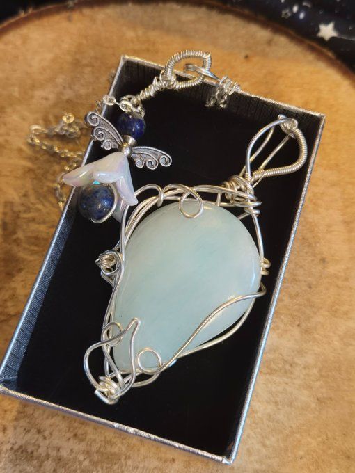 Pendentif Calcite Verte , pierre d’équilibre & renouveau.