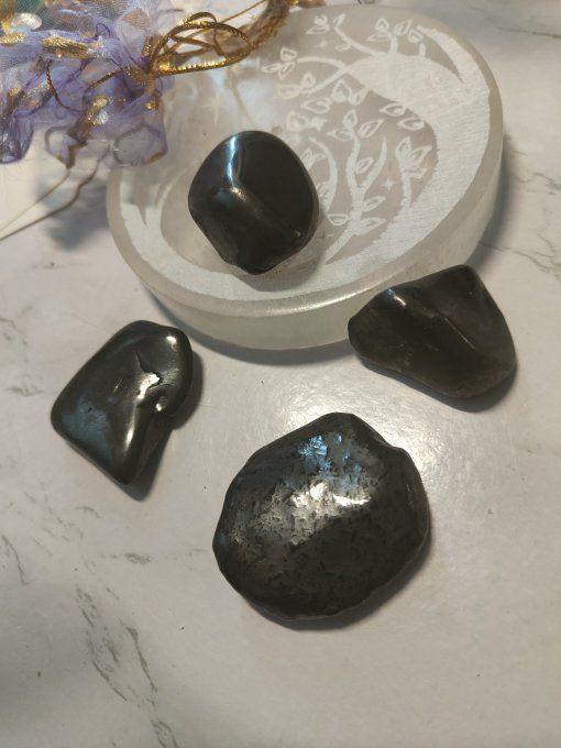 SHUNGITE