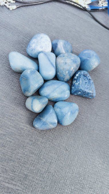 Dumortierite ( quartz bleu)