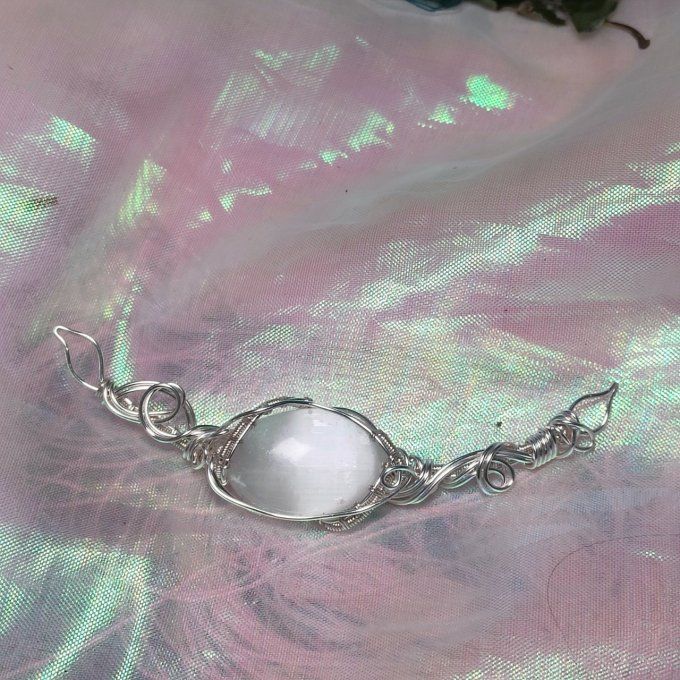 Collier Charms Sélénite, la première pierre de lune