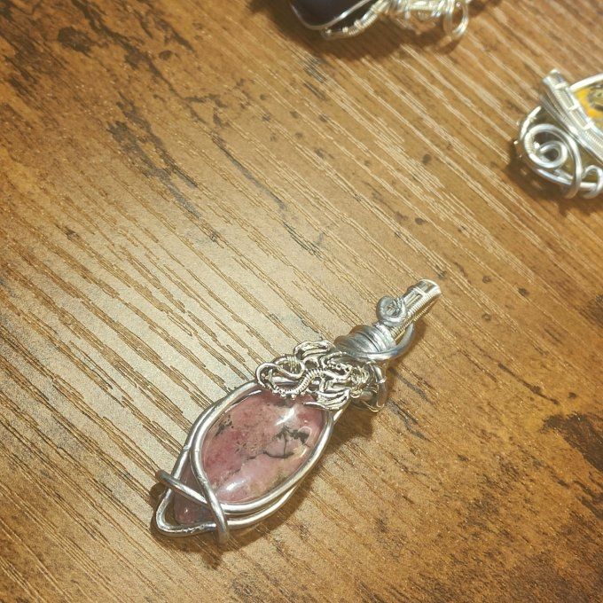 Rhodonite ✨Apaisement Émotionnel et Harmonie