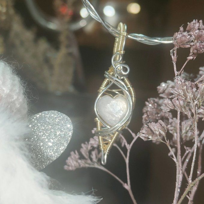 Amulette Muscovite Dorée –✨ Pierre de Protection et d'Équilibre Émotionnel✨