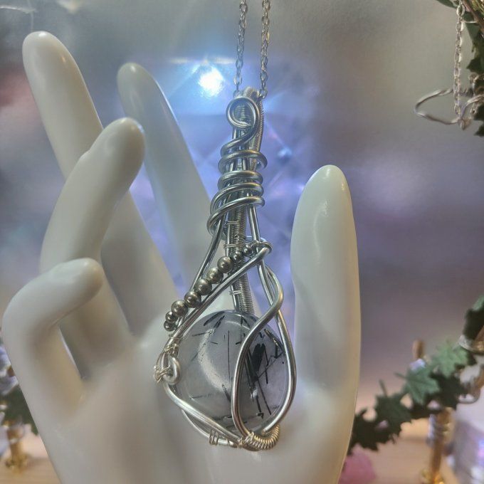 Quartz tourmaliné Équilibre et Protection Énergétique ✨⚫