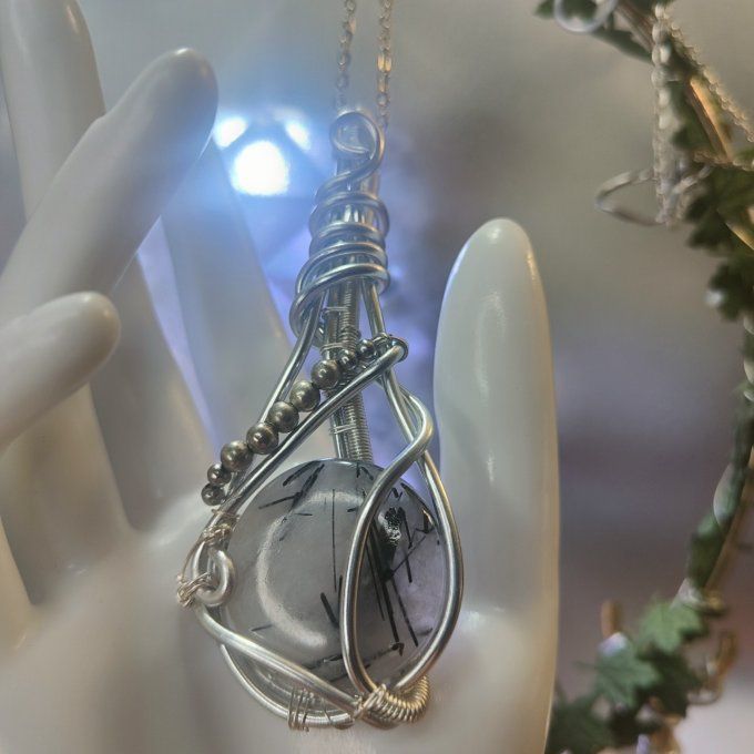 Quartz tourmaliné Équilibre et Protection Énergétique ✨⚫