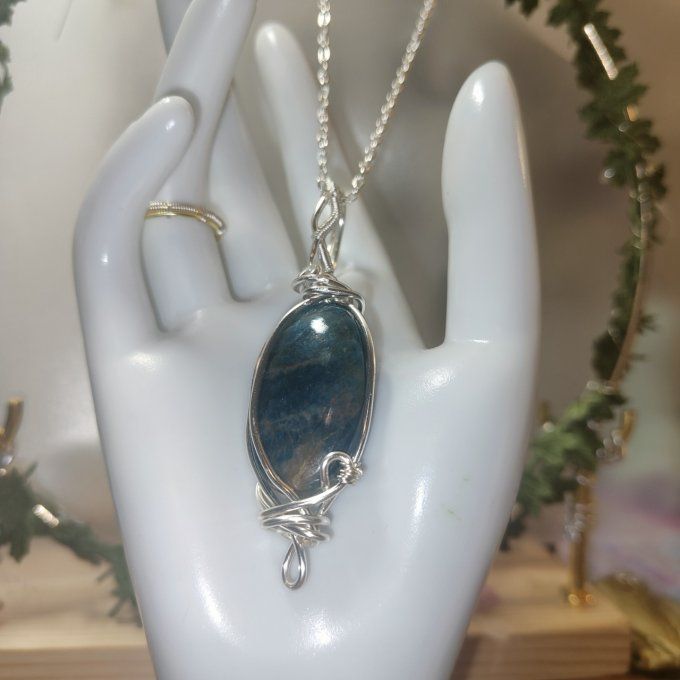 ✨Apatite Bleue – Pierre de Communication & Clarté   ✨