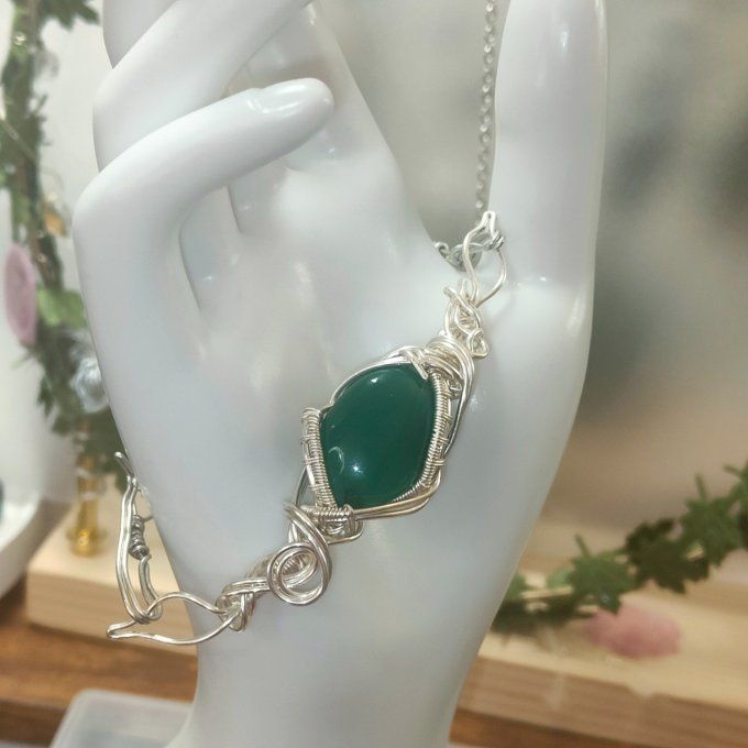 Collier Charms  Onyx verte :pierre des cœurs bléssés