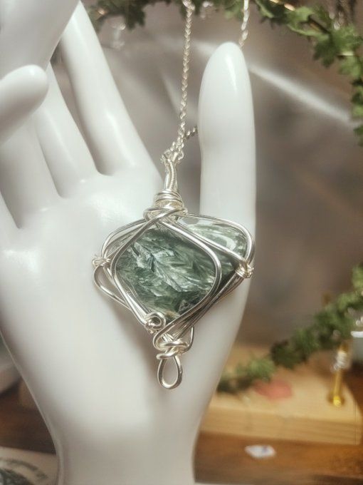 Seraphinite✨ L’Amulette d’Éveil et de Libération ✨