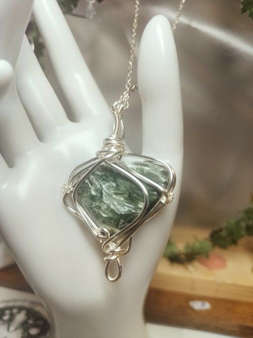 Seraphinite✨ L’Amulette d’Éveil et de Libération ✨