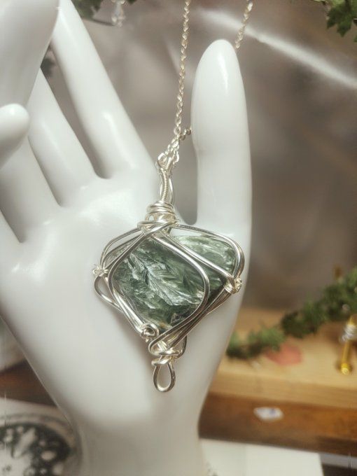 Seraphinite✨ L’Amulette d’Éveil et de Libération ✨