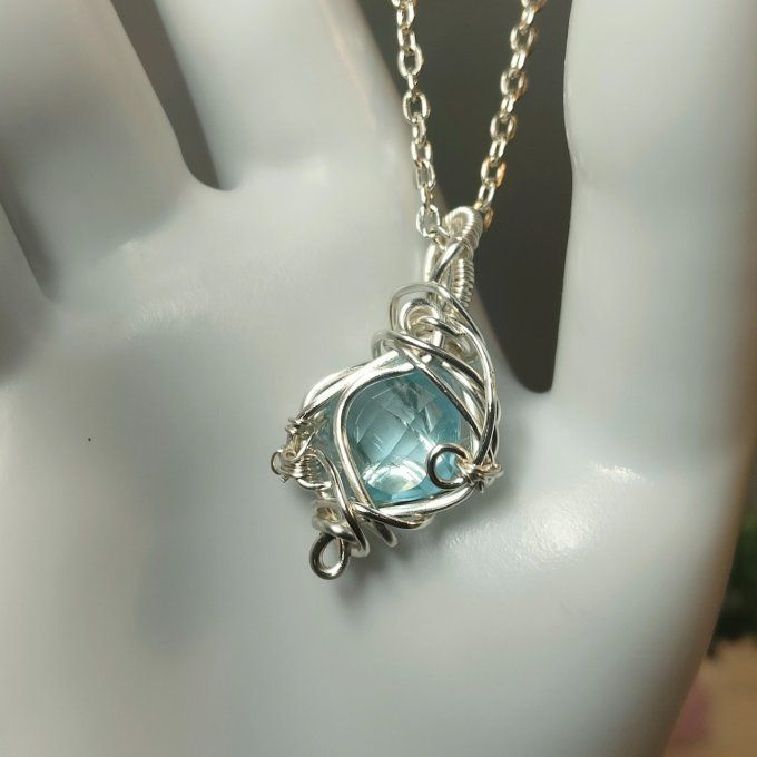 Amulette topaze bleu du Brésil La Pierre Apaisante et Harmonisante ✨ 