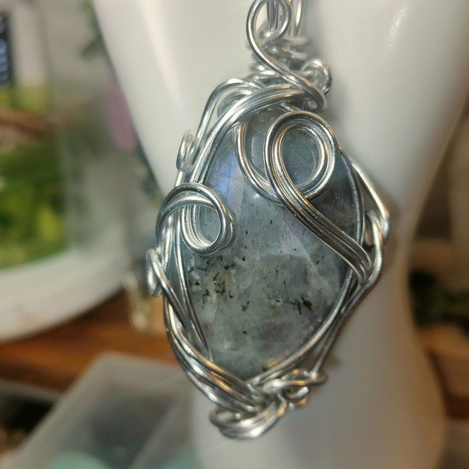 Fruit sacré labradorite rose violet bleu