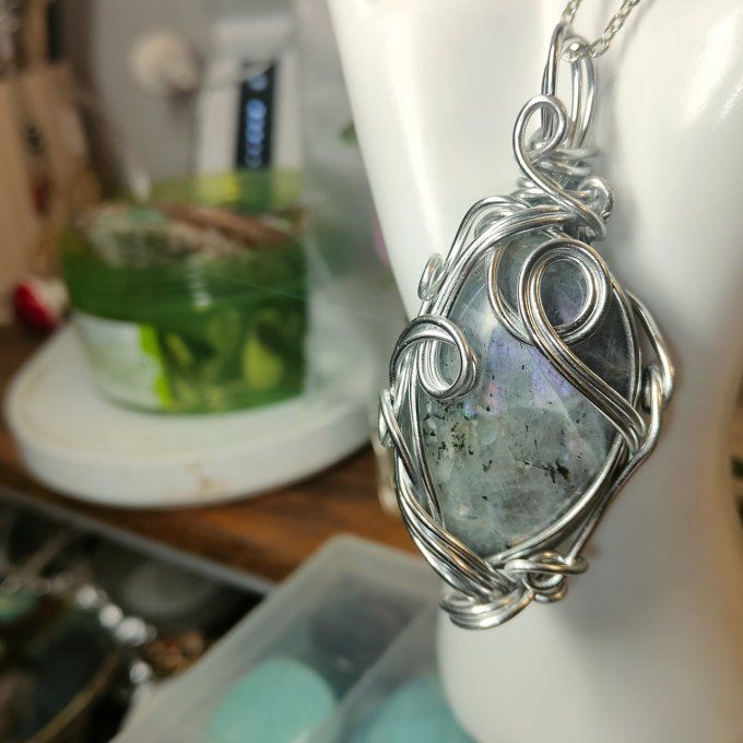 Fruit sacré labradorite rose violet bleu