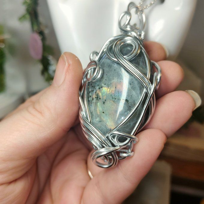 Fruit sacré labradorite rose violet bleu