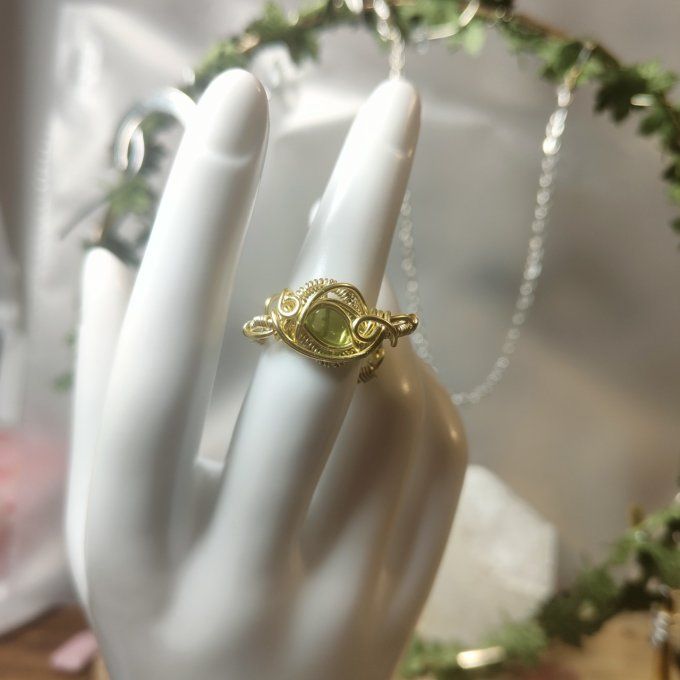 Bague péridot ajustable