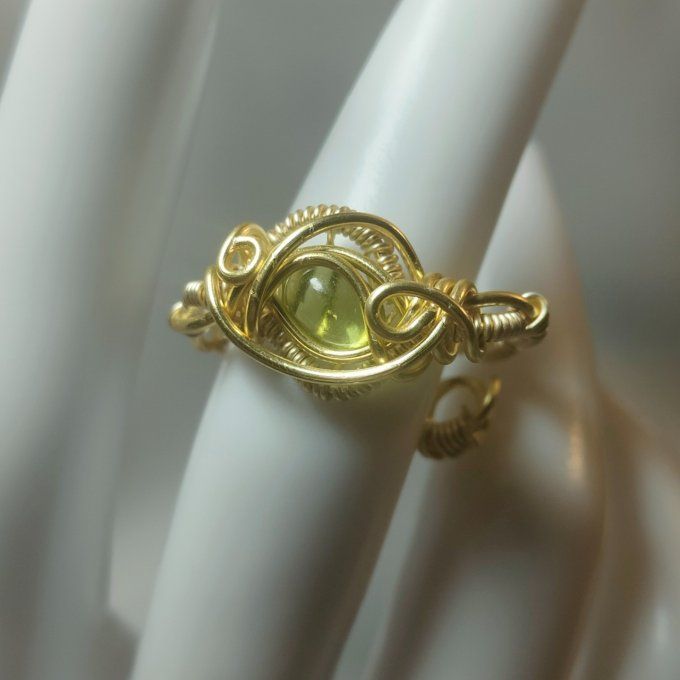 Bague péridot ajustable
