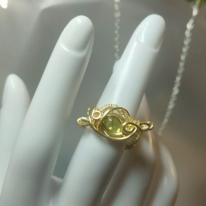 Bague péridot ajustable