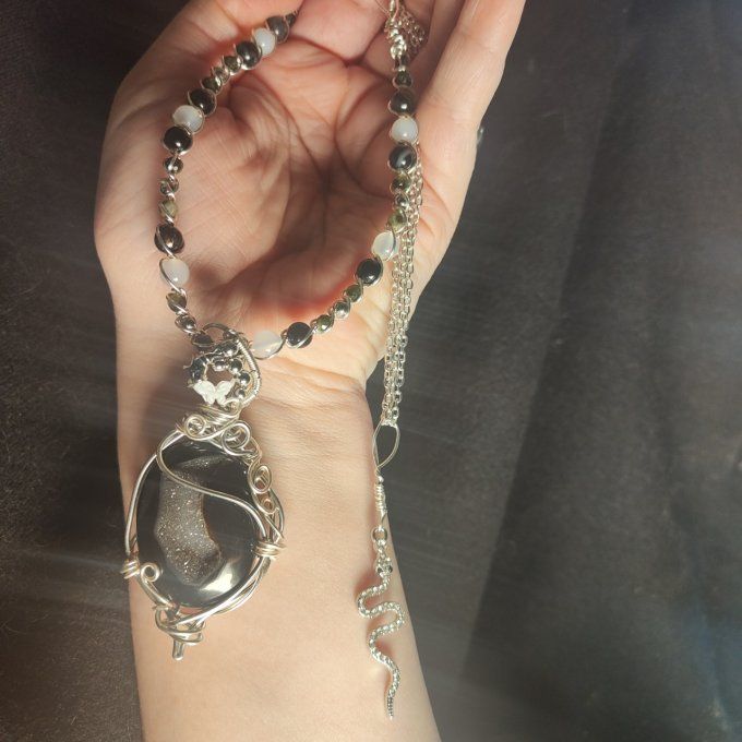 Collier London✨ -pouvoir et force de volonté 