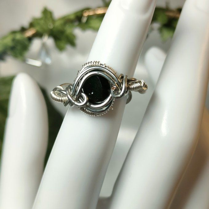 Bague spinelle noir Ajustable