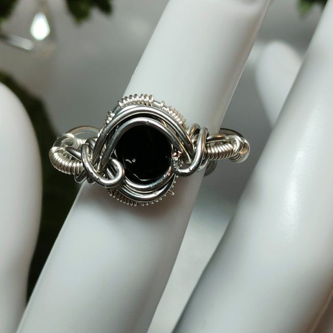 Bague spinelle noir Ajustable