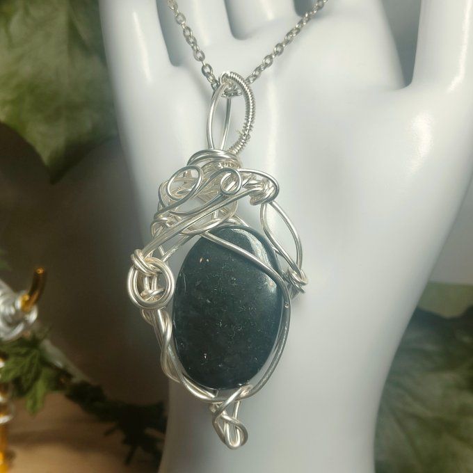 Nummite✨ La Pierre des Sorciers :✨Protection et Éveil Intérieur
