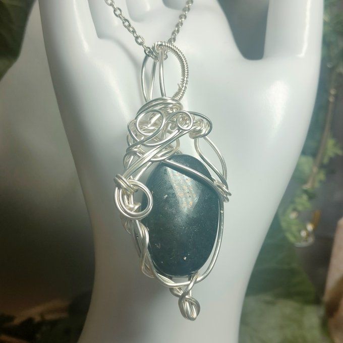 Nummite✨ La Pierre des Sorciers :✨Protection et Éveil Intérieur