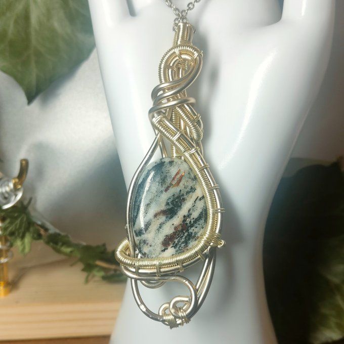 Astrophyllite – Pierre de Libération Émotionnelle & Équilibre Spirituel ✨
