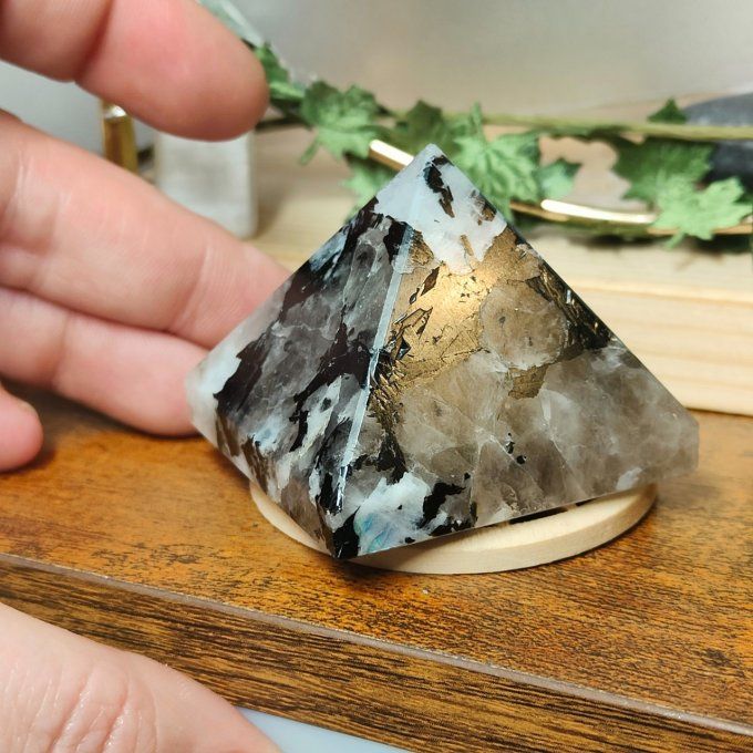 Pyramide péristerite tourmaliné 4,5*4,5/pierre de lune bleu