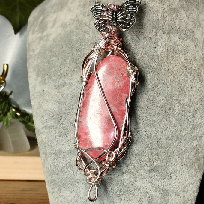 Thulite zoïsite rose papillon✨Pierre d’Équilibre Émotionnel et de Communication 