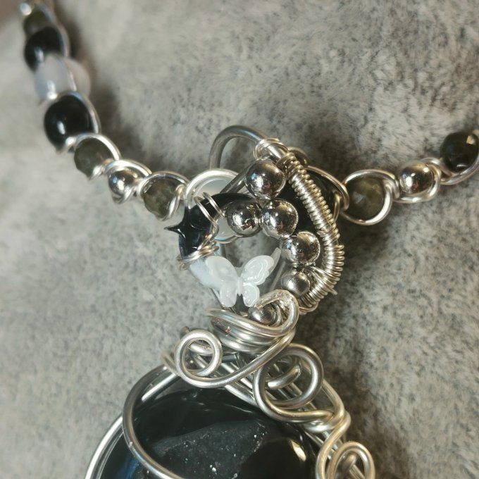 Collier London✨ -pouvoir et force de volonté 