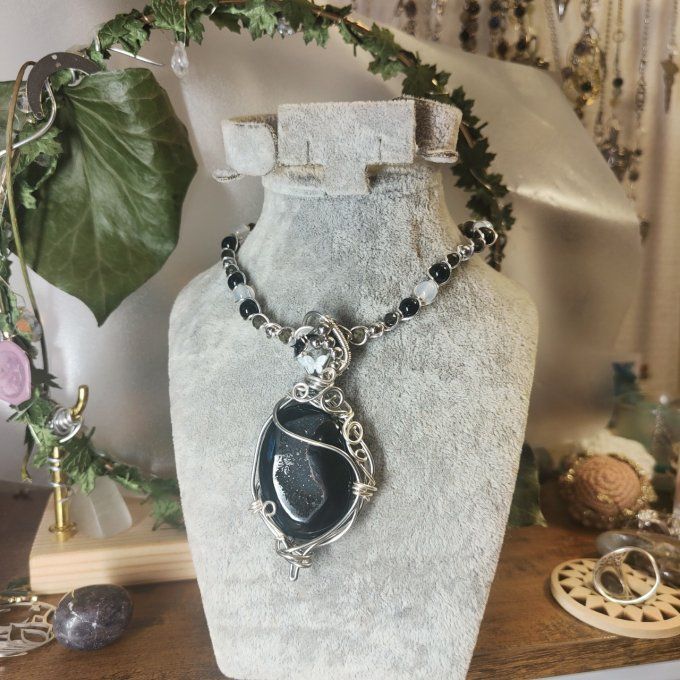 Collier London✨ -pouvoir et force de volonté 