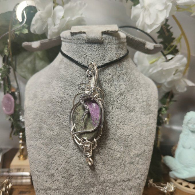 Atlantisite (Stichtite sur Serpentine) – ✨?Pierre de Compassion et de Protection