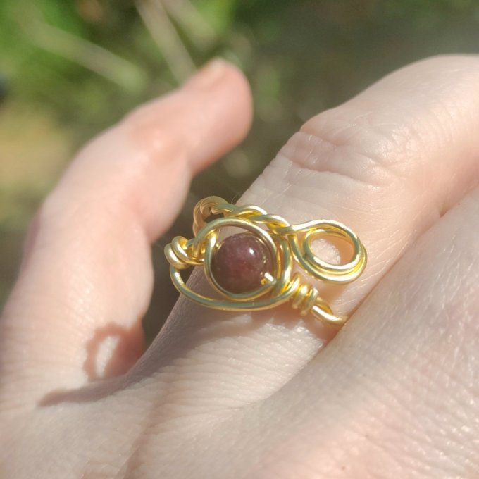 Bague grenat torsadé 