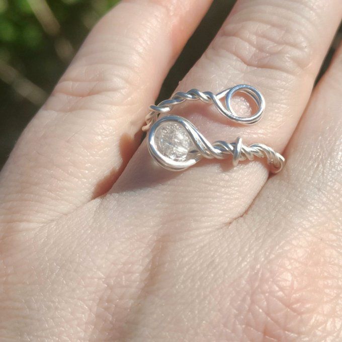 Cristal de roche bague torsadé 