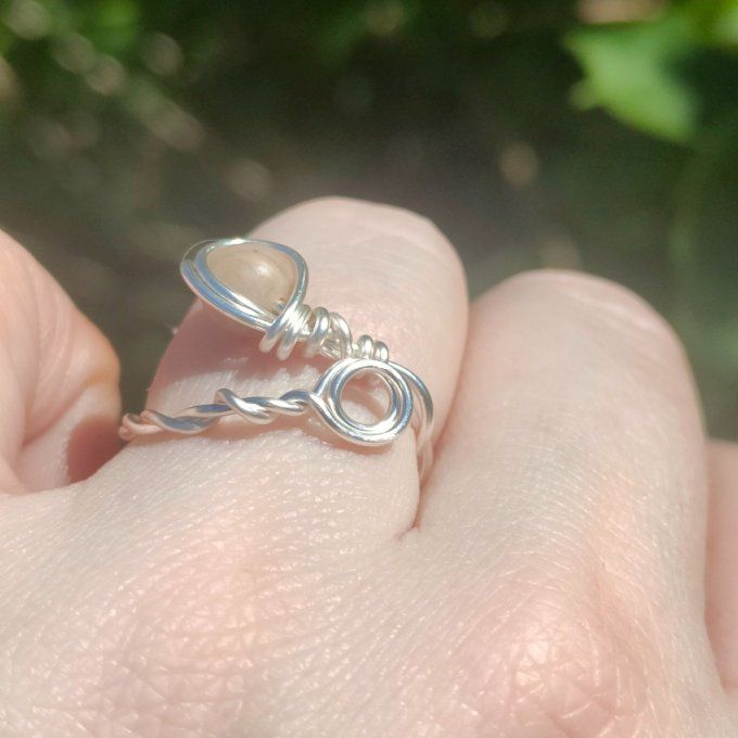 Bague bois fossile torsadé 