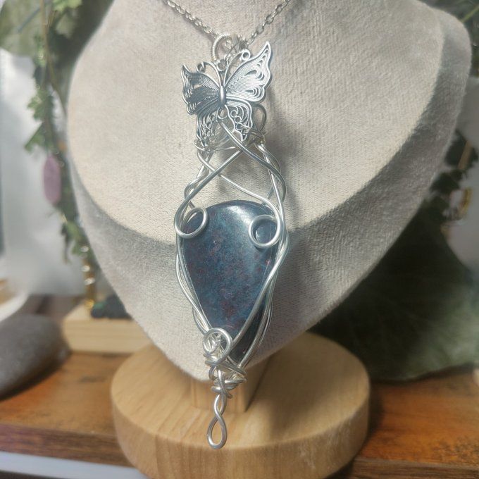  Rubis sur Cyanite – Une Pierre de Force et de Transformation ✨