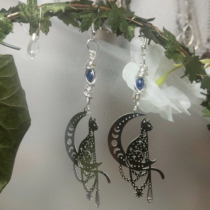 Boucles Isis : lapis lazuli (nouvelle paire)