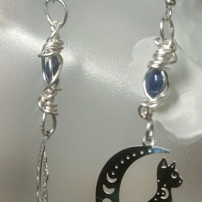 Boucles Isis : lapis lazuli (nouvelle paire)