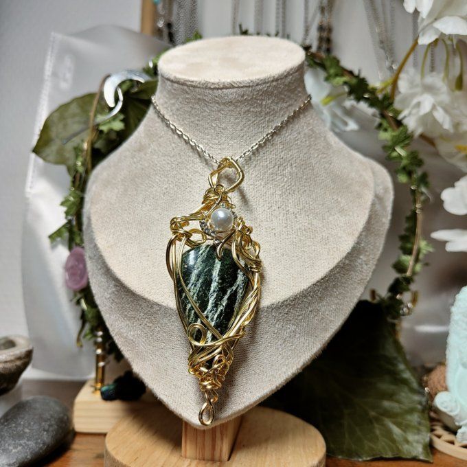 Chrysotile (Serpentine Feuille d’Argent) – Pierre de Protection et d’Ancrage