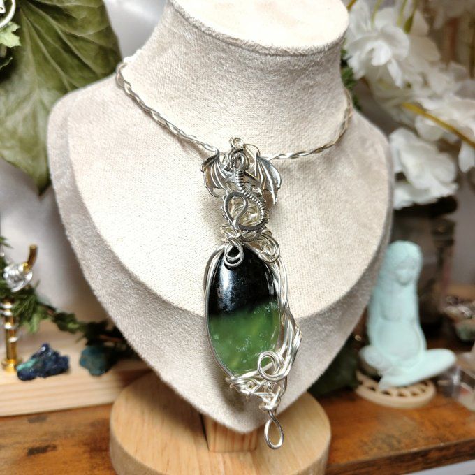 Amulette SERPENTINE - jadeite Pierre de Protection & d’Harmonie ✨