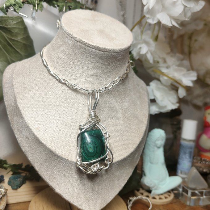 Amulette en Malachite –✨ Harmonie et Protection du Cœur