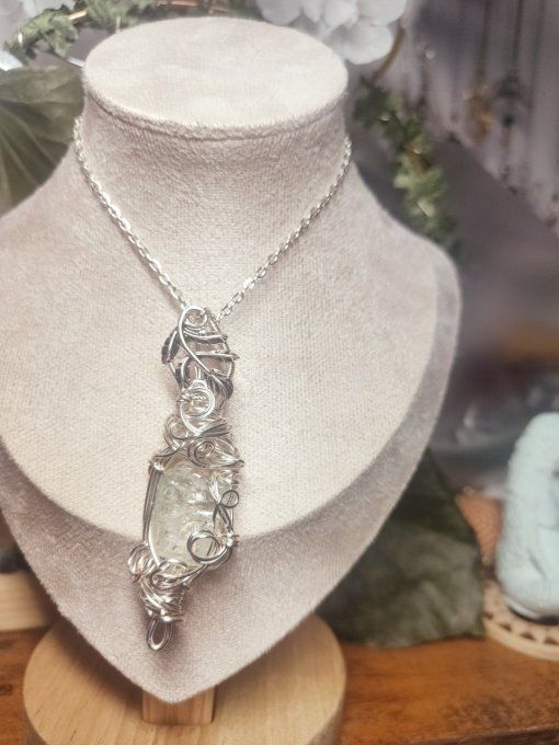 Hiddenite –✨ Pierre de Sérénité et d'Estime de Soi✨