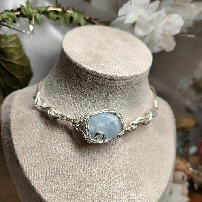 Collier Charms calcite bleu : pierres des familles heureuses
