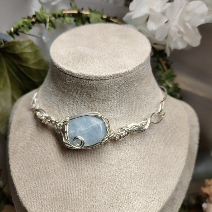 Collier Charms calcite bleu : pierres des familles heureuses