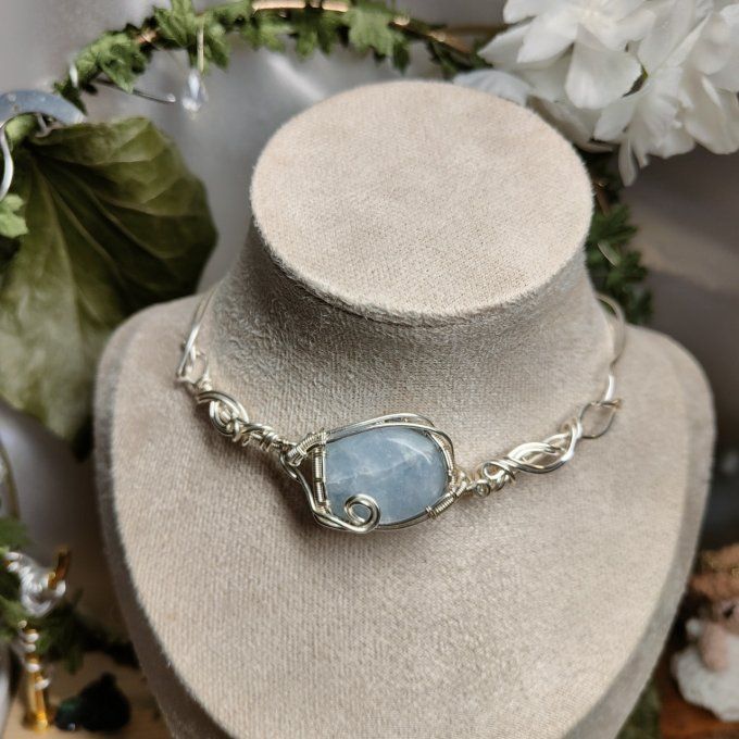 Collier Charms calcite bleu : pierres des familles heureuses