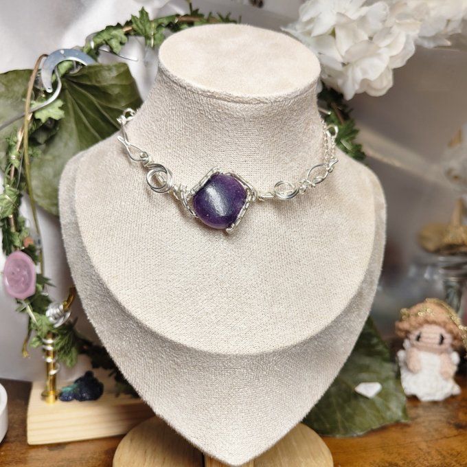 Collier Charms  Lepidolite ,pierre du jeu divin 
