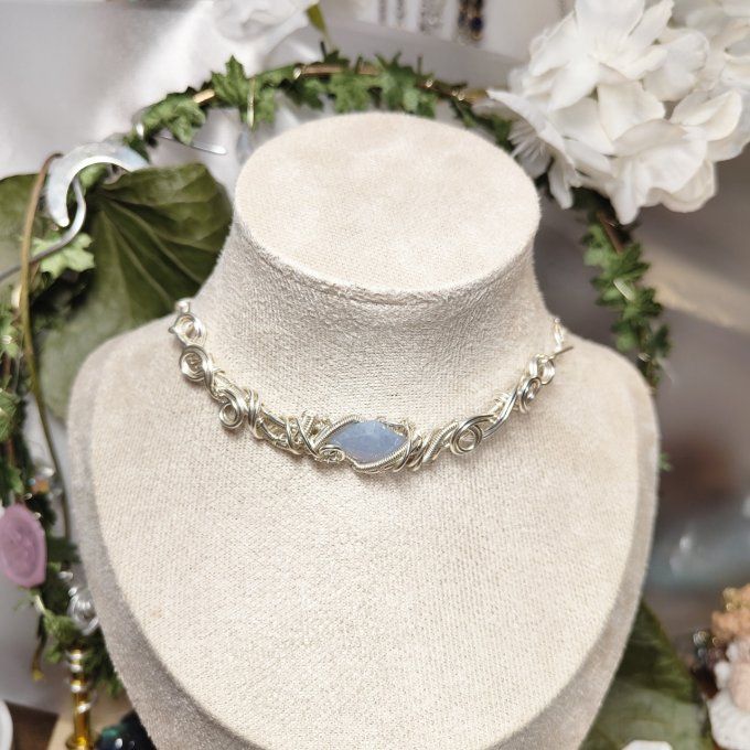 Collier Charms calcédoine violette : pierre de l'esprit feminin