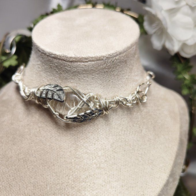 Collier Charms cristal de roche , pierre du Tout